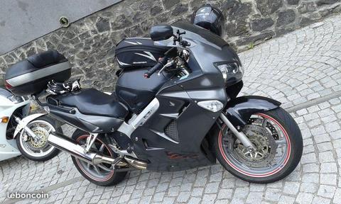 VFR 800 Fi 98 ou échange