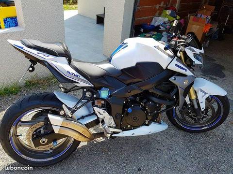 Suzuki 750 GSR Blanche