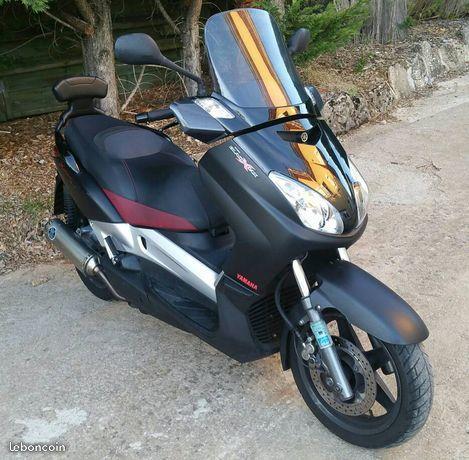 Scooter 125 xmax