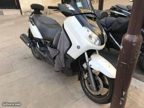 Yamaha Xmax 125
