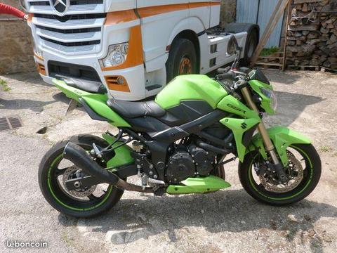 Suzuki GSR 750