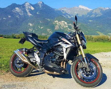 Suzuki GSR 750