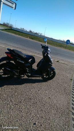 Aprilia sportcity one 2t pour pièces complet