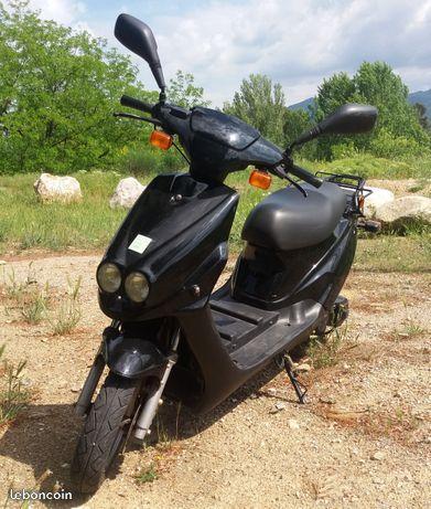 Scooter électrique 50cm3