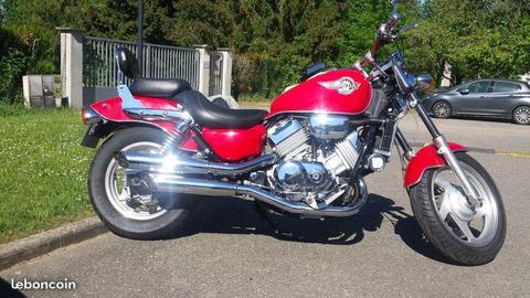 Honda vfc 750 custom rc43