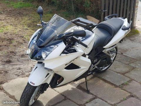 Honda VFR 800 Vtec blanc nacré