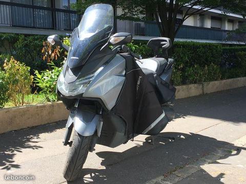 Scooter Honda Forza TBE sous garantie Honda