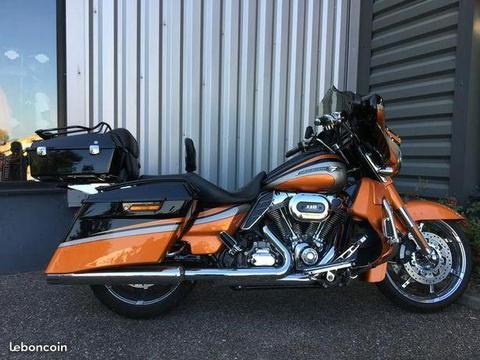 Harley-davidson cvo flhxse2 street glide 2011