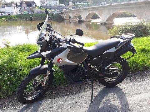 Moto trail 400 adventure permis A2