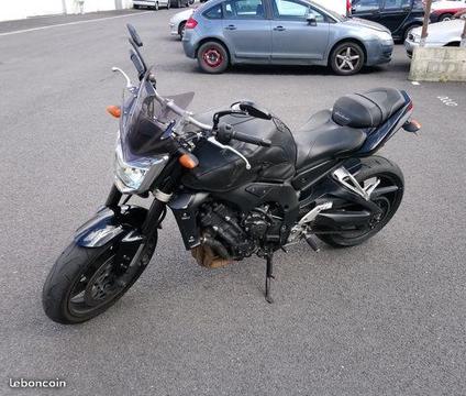 FZ1-N noire (2006 / 96000kms)