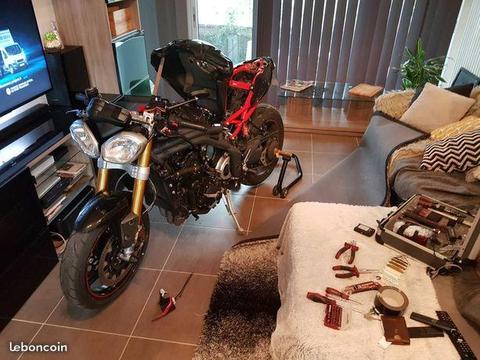 Speed Triple R