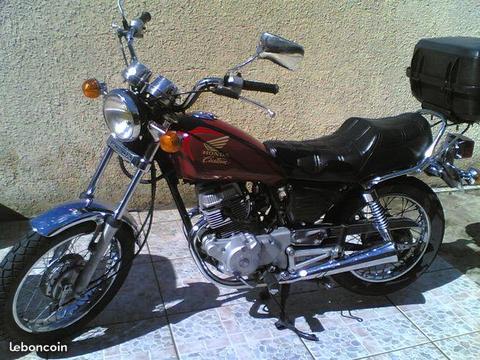 Moto HONDA 125 CM custom