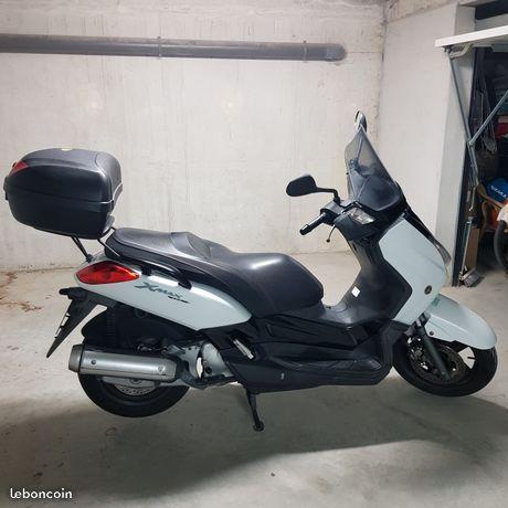 Xmax Yamaha 125 de 2009 – très bon état