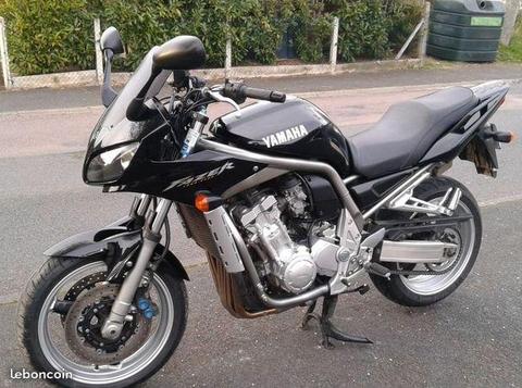 Yamaha 1000 Fazer FZS avec seulement 29000 km