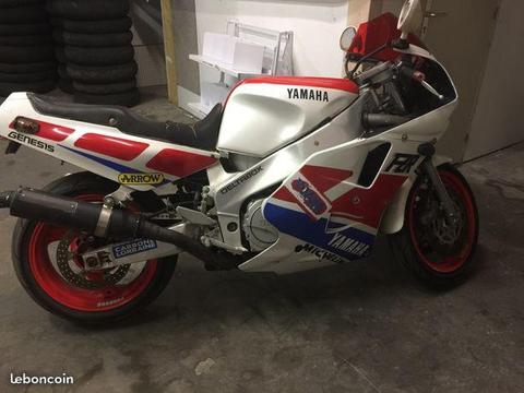 Yamaha FZR