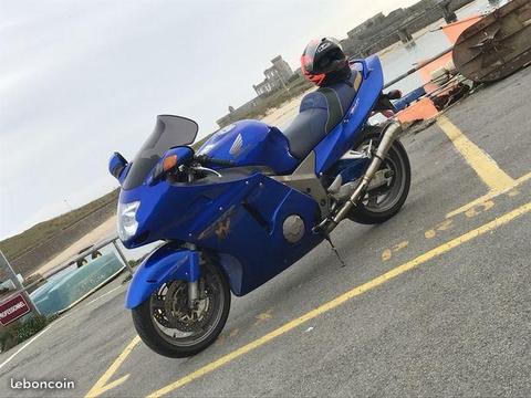 Cbr 1100 XX super blackbird