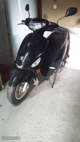 Scooter peugeot v-clic 4 temps 50cc