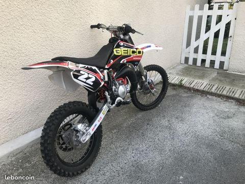 Cr 85 2007 etat neuf