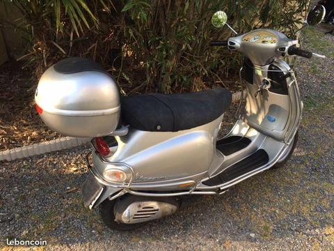 Piaggio vespa 125 ET4 leader