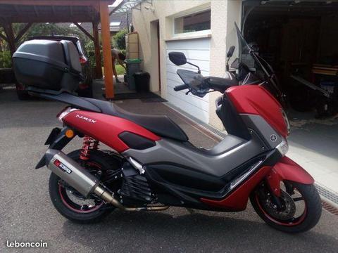 Scooter 125 Yamaha Nmax rouge