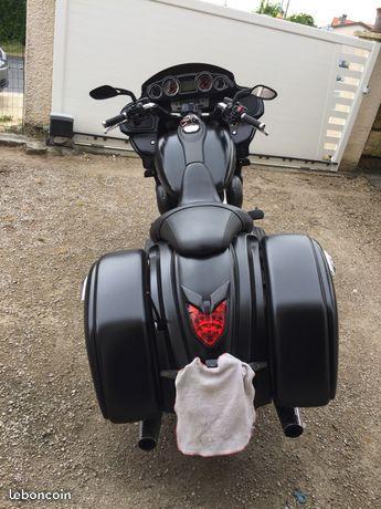 1700 VN voyageur custom