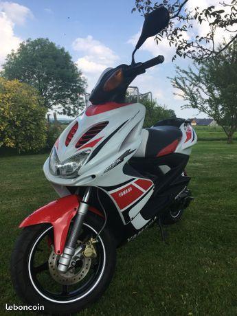 Scooter Yamaha Nitro aerox modèle GP