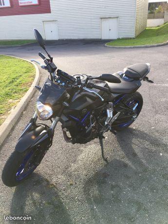 Yamaha MT-07 bleue