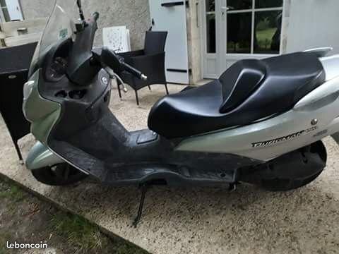 AV ou échange scooter suzuki burgman 150cm3
