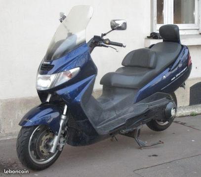 Scooter Suzuki Burgman 400 de 2003 b état Paris