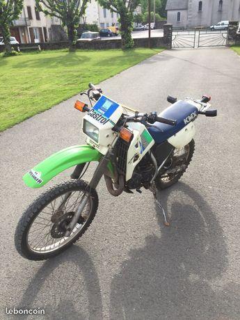 Moto enduro Kawasaki kmx