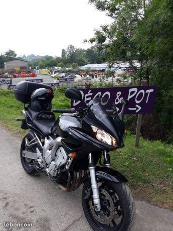 FZ6 excellent état 98cv
