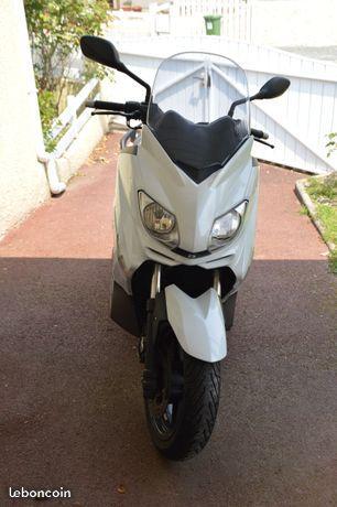 Scooter Skycruiser 250 \ Xmax 250