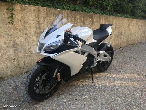 Aprilia 1000 rsv4