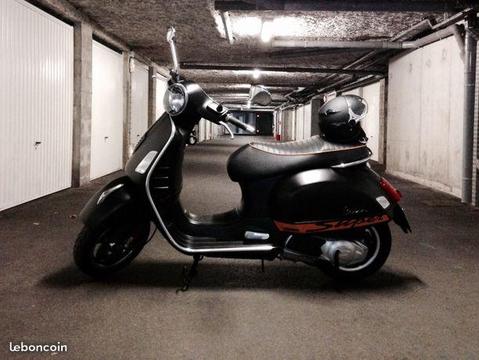 PIAGGIO VESPA GTS Super Sport 125 Noir Orange