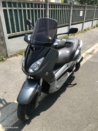 Yamaha xmax 125