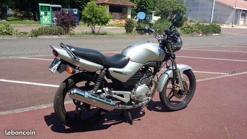 Yamaha 125 ybr ( selle rabaissée )