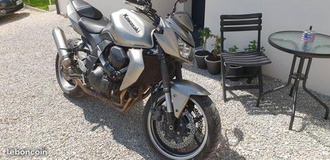 kawasaki z750 gris mat année 2010