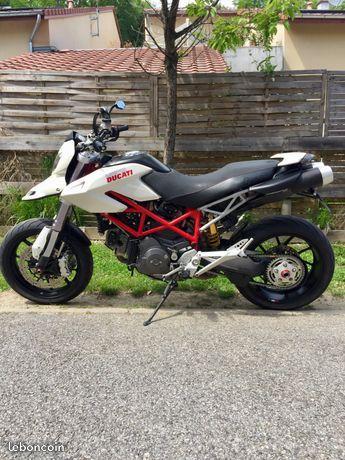 Ducati Hypermotard 1100