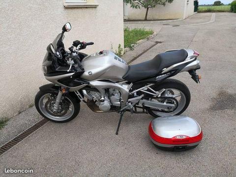Belle yamaha Fz6 . 98 Chevaux