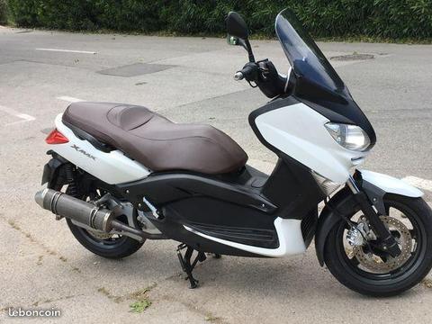Xmax 125 yamaha sort de révision