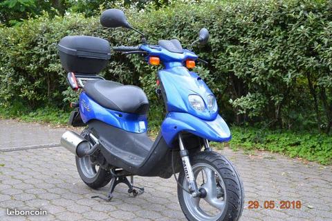 PEUGEOT 100 TREKKER échange poss avec quad enfant