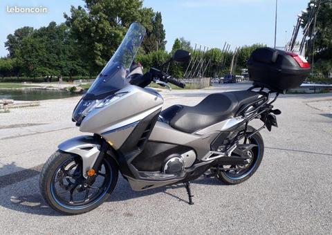 Honda INTEGRA 750 S avril 2017