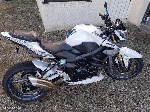 Suzuki 750 GSR Blanche