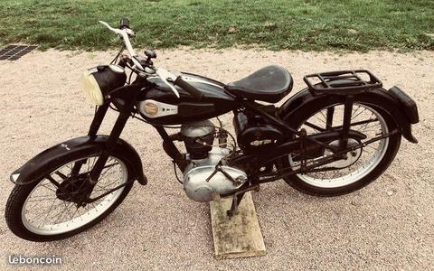 Moto Magnat Debon