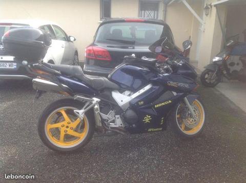 Honda vfr 800 vtec