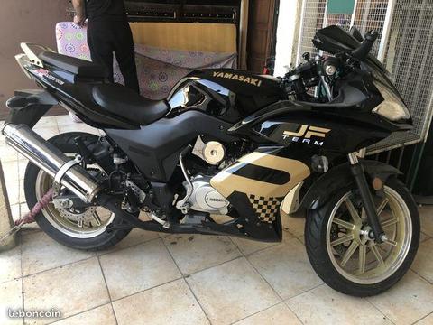 Moto yamasaki sans permis débridé à 80