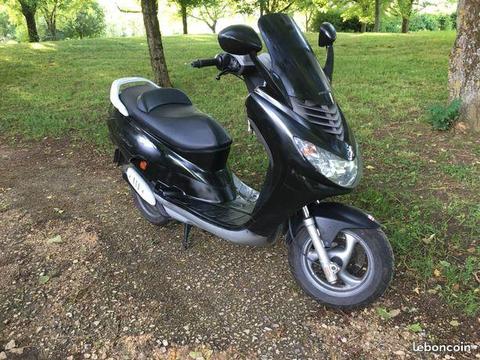 Scooter Peugeot elystar