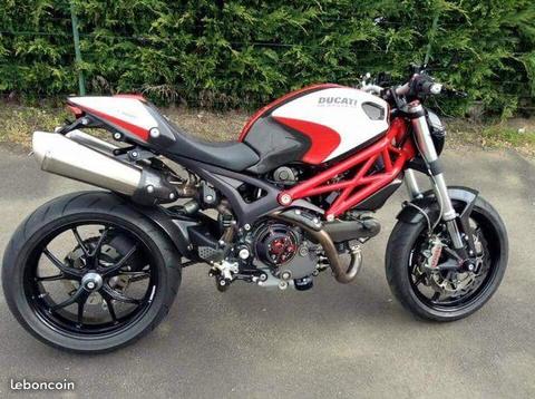 Ducati 1100 monster