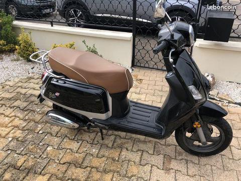 Scooter Ride Classique ( type Vespa )