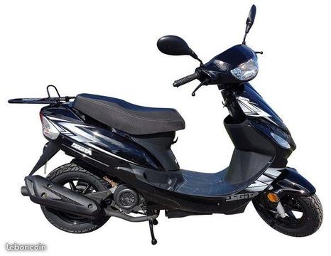 Scooter neuf 50cc 4 temps pneus special pluie